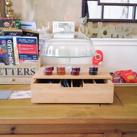 1 Bedrooms Flat In Haymarket, Heart Of Flat Sleeps 4