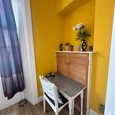 Cosy In Centre , 2 Bedroom1 Bathroom