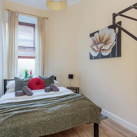 Free Parking - Centre - 2 Bedrooms - Sleeps 6 إدنبرة