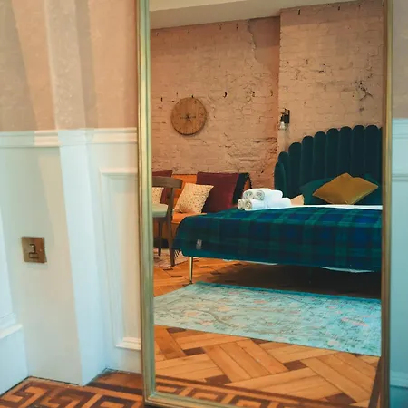 89 The Merchants- Chic By The House Of Danu Edinburgh