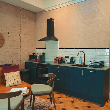 89 The Merchants- Chic By The House Of Danu 4* Edinburgh