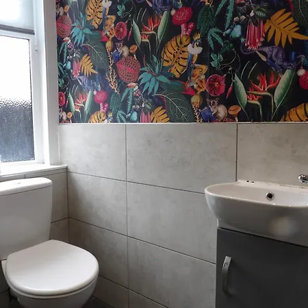 Stewart Terrace Ground Floor Flat With Patio And Hot Tub Near Murrayfield Stadium Daire Edinburgh