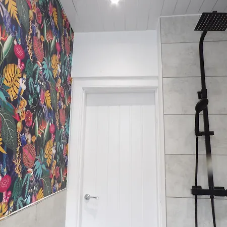 Stewart Terrace Ground Floor Flat With Patio And Hot Tub Near Murrayfield Stadium Daire