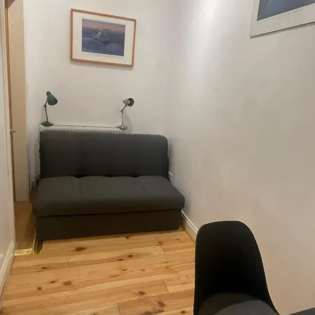 Large Flat In Chic Bruntsfield אדינבורו