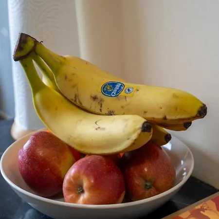 2 Bedroom In With 2 Free Parking Spaces Edimburgo