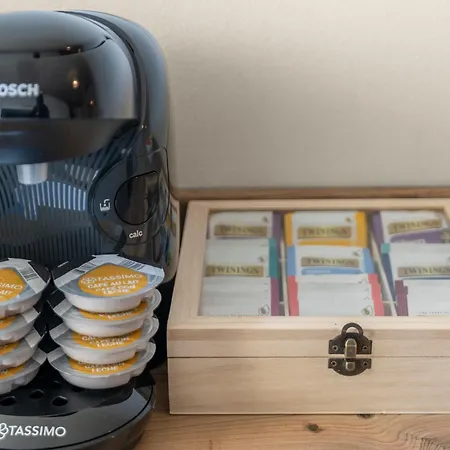 1 Double In Shared In With Free Parking * Edinburgh