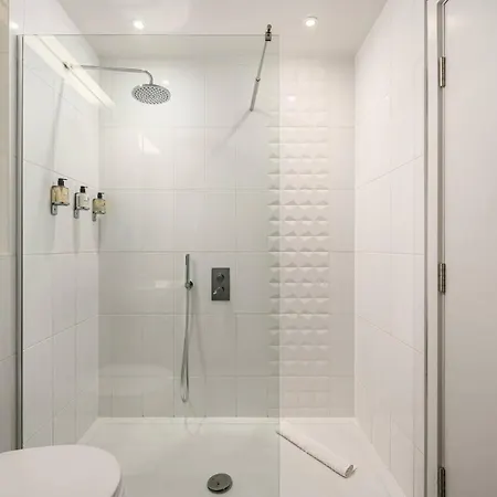 Destiny Scotland -the Malt House Apartment Edinburgh