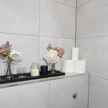 Convenience, Calm Comfort-- A Stylish One-bedroom Retreat Just 3 Stops From The Heart Of The * Edinburg