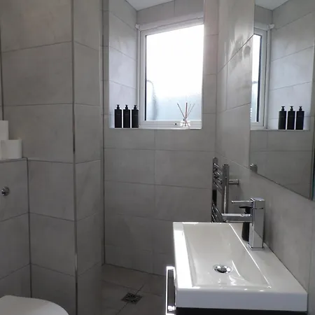 Apartment Convenience, Calm Comfort-- A Stylish One-bedroom Retreat Just 3 Stops From The Heart Of The