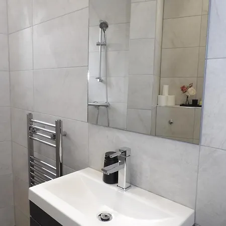 Convenience, Calm Comfort-- A Stylish One-bedroom Retreat Just 3 Stops From The Heart Of The