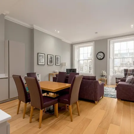 Destiny Scotland - Princes Street Appartement