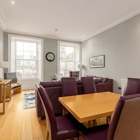 Destiny Scotland - Princes Street Эдинбург