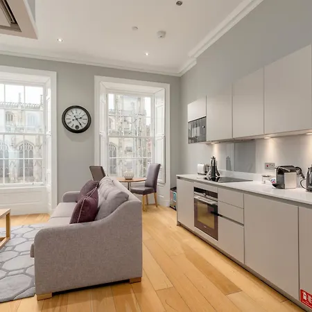 Destiny Scotland - Princes Street Эдинбург