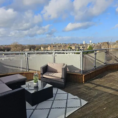 Rooftop Retreat * Edinburgh