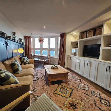 Rooftop Retreat דירה אדינבורו