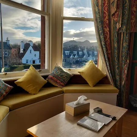 Another Couette-café Édimbourg