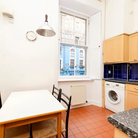 Joivy Charming Flat Near St Giles Эдинбург
