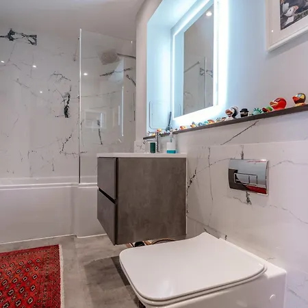 아파트 Unique Two Bed In