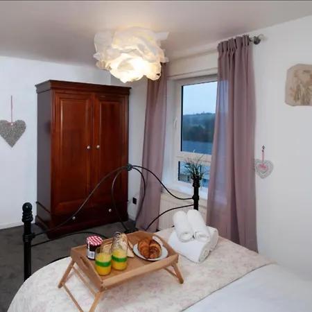 Holyrood Hideaway-city Centre 2-bed Edinburgh