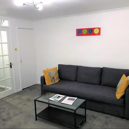Holyrood Hideaway-city Centre 2-bed Apartment Edinburgh