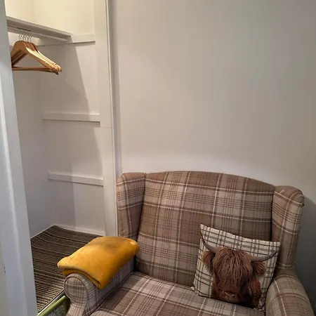 Single With Beautiful Garden Homestay Edinburgh