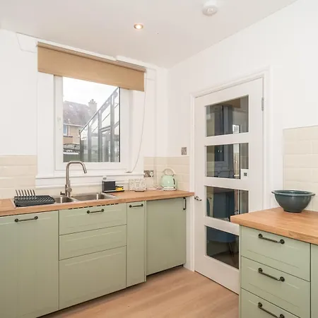 Charming Family House In Rosewell - Pass The Keys 別荘 エディンバラ