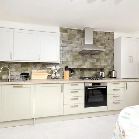 Joivy Beautiful Apartment, Private Garden, Calton Hill アパート エディンバラ