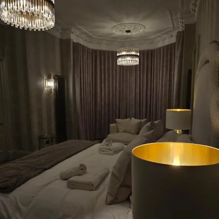 Apartmán 2 Bedroom Sofa Bed In Livingroom Castle View 1st Floor Sleeps 6 Edinburgh
