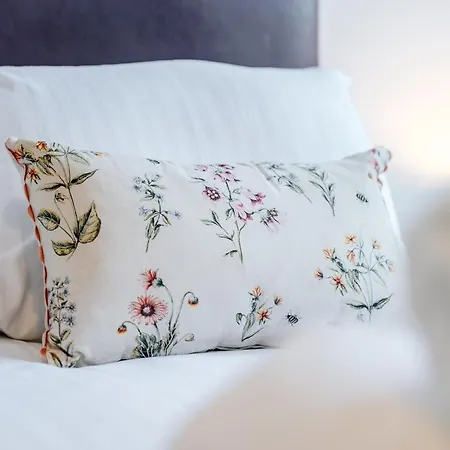 Cozy-free Parking-12 Mins Center Apartment Edinburgh