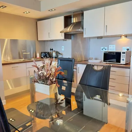 Modern Two Bedroom Эдинбург