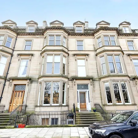 Apartment Joivy Spacious 2-bedroom Ground Floor Flat