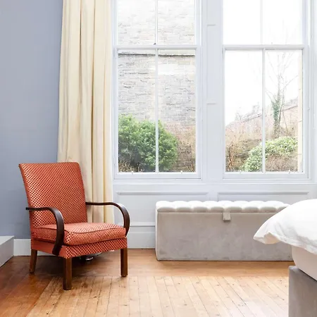 Joivy Spacious 2-bedroom Ground Floor Flat Daire Edinburgh