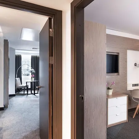 Radisson Blu Hotel, Centre Ξενοδοχείο