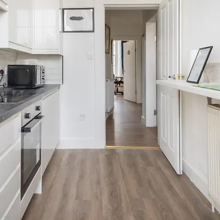 Bright High-ceiling 2bd Flat - Edinburgh! * إدنبرة