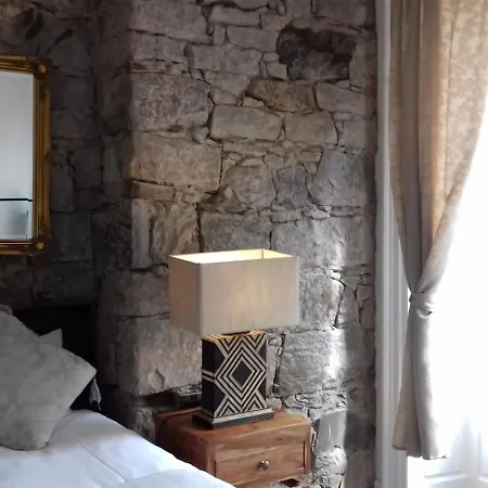 Royal Mile Balconies By The Castle 5* Edinburgh