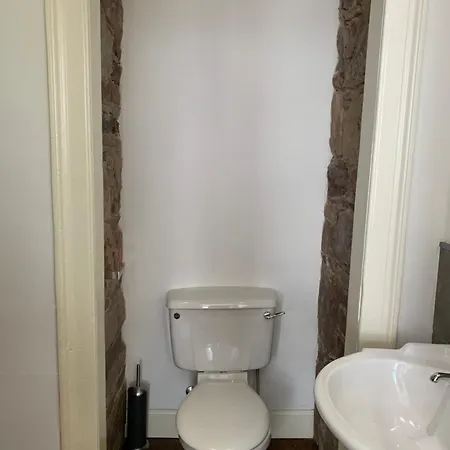 Aparthotel Royal Mile Balconies By The Castle 5*