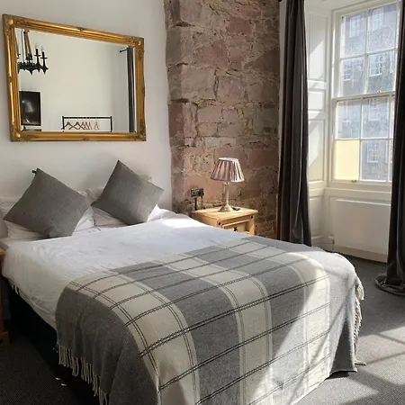 Royal Mile Balconies By The Castle 5*