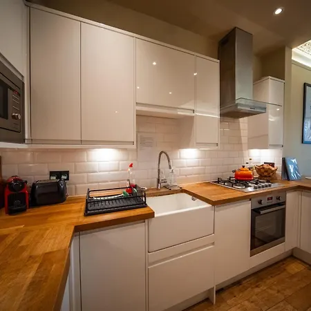 Spacious Flat, Close To The Centre With Scenic Views Edimburgo