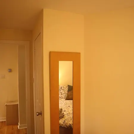 3 Bedrooms Flat In Old Town Sleeps 6 Apartment Edinburgh