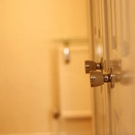 Apartment 3 Bedrooms Flat In Old Town Sleeps 6 *