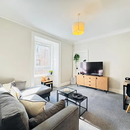 Elegant Centre *