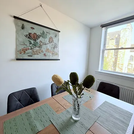 Old Town - Royal Mile Neighbour 2-bed דירה *