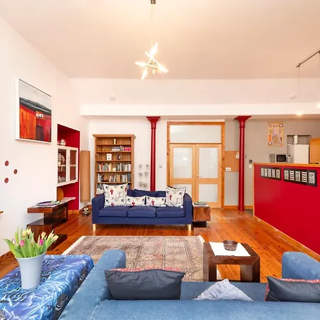 Apartment New Town Deluxe With Terrace *