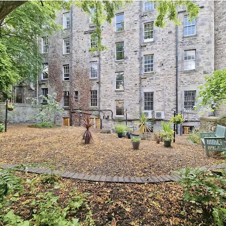 Centre Oasis * Edinburgh