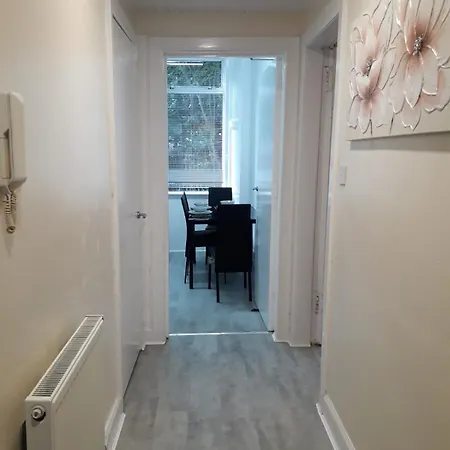 Modern Flat Near Centre! * Edinburgh