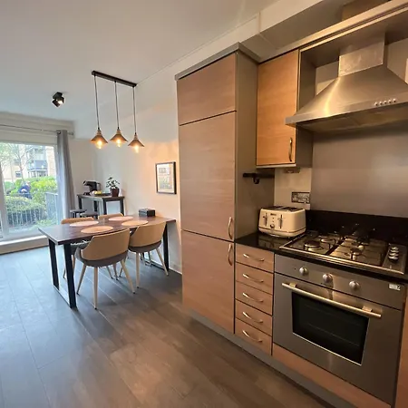2 Bath Free Parking Apartman