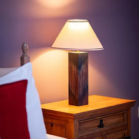 Hotel-style With Free Parking, Sleeps 4