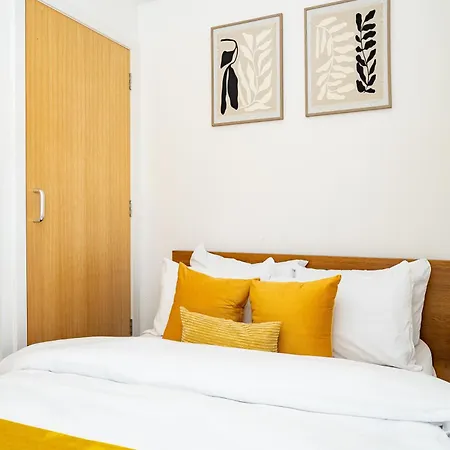 Luxury 3-bed Townhouse With Free Parking And Apartment Edinburgh