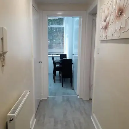 Modern Flat Near Centre *