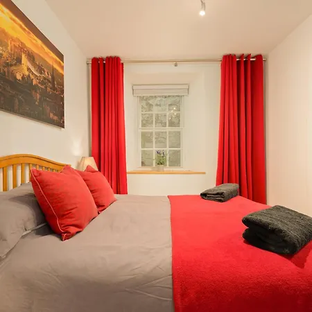 Heart Of Edinburgh's Historic Old Town - Blair Street エディンバラ